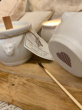 Load image into Gallery viewer, LUXURY FRANKINCENSE AND ANCIENT ROSE SOY CANDLE IN VINTAGE LIONHEAD POT 200grams