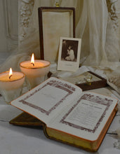 Load image into Gallery viewer, French Antique Communion Prayer Book /Communion Souvenirs 1932/ French Catholic Missel /French Brocante/French Romantic