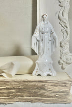 Charger l&#39;image dans la galerie, Antique French Paris Porcelain with Gold Hand Painted Detail Mother Mary Statue