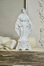 Charger l&#39;image dans la galerie, Antique French Paris Porcelain with Gold Hand Painted Detail Mother Mary Statue