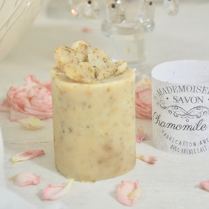 SAVON ARTISANAL AU THÉ À LA CAMOMILLE